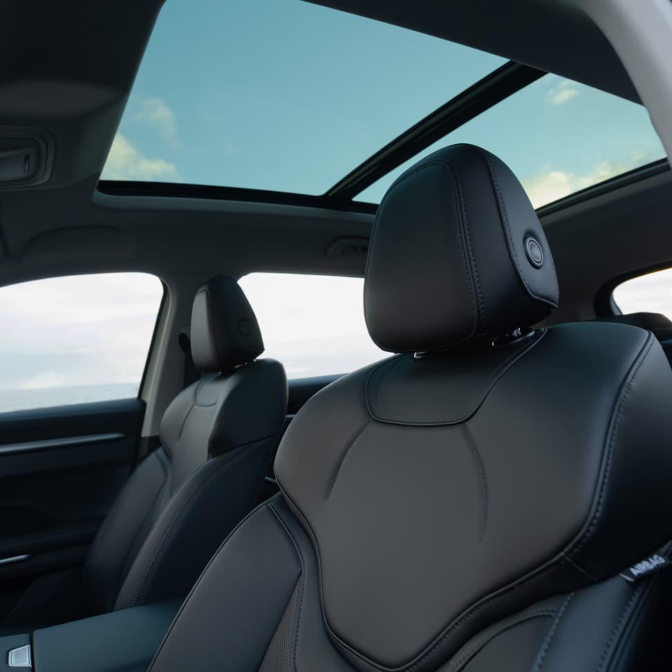 HAVAL H6 panoramic sunroof and seats