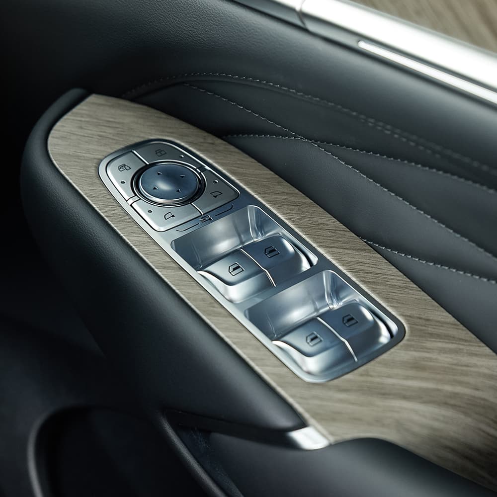 GWM TANK 500 panoramic interior